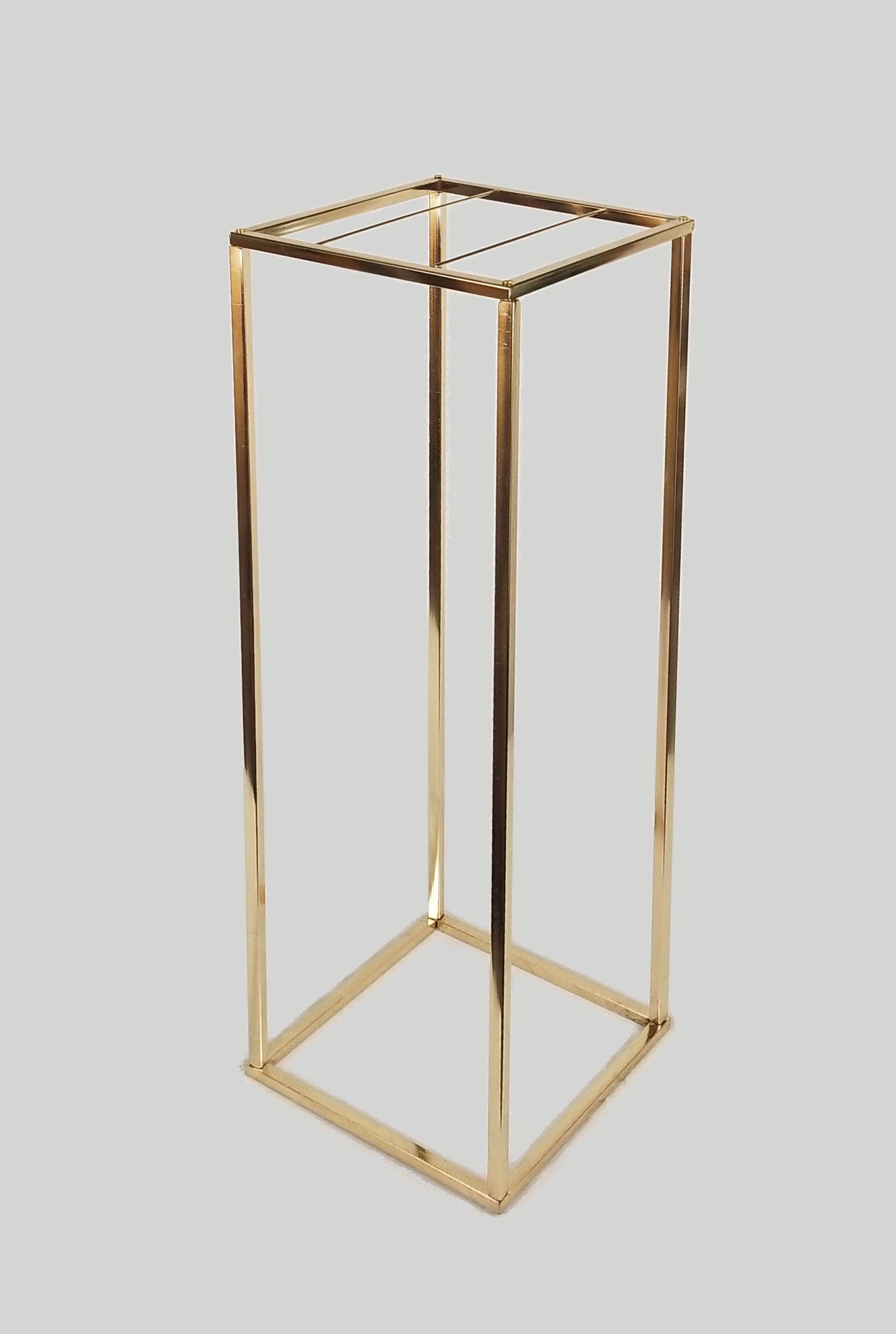 VC-2582 Gd- 32" Shiny Gold Wedding Wire Metal Column Pillar - Geometric Centerpiece
