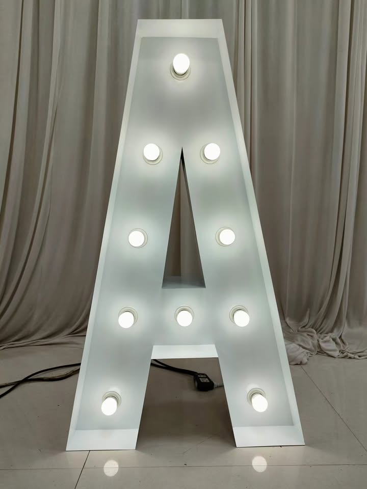 LED Lightbulb Marquee 4 Feet Tall