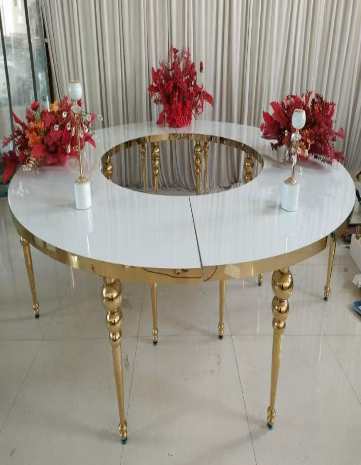 Round Display Table
