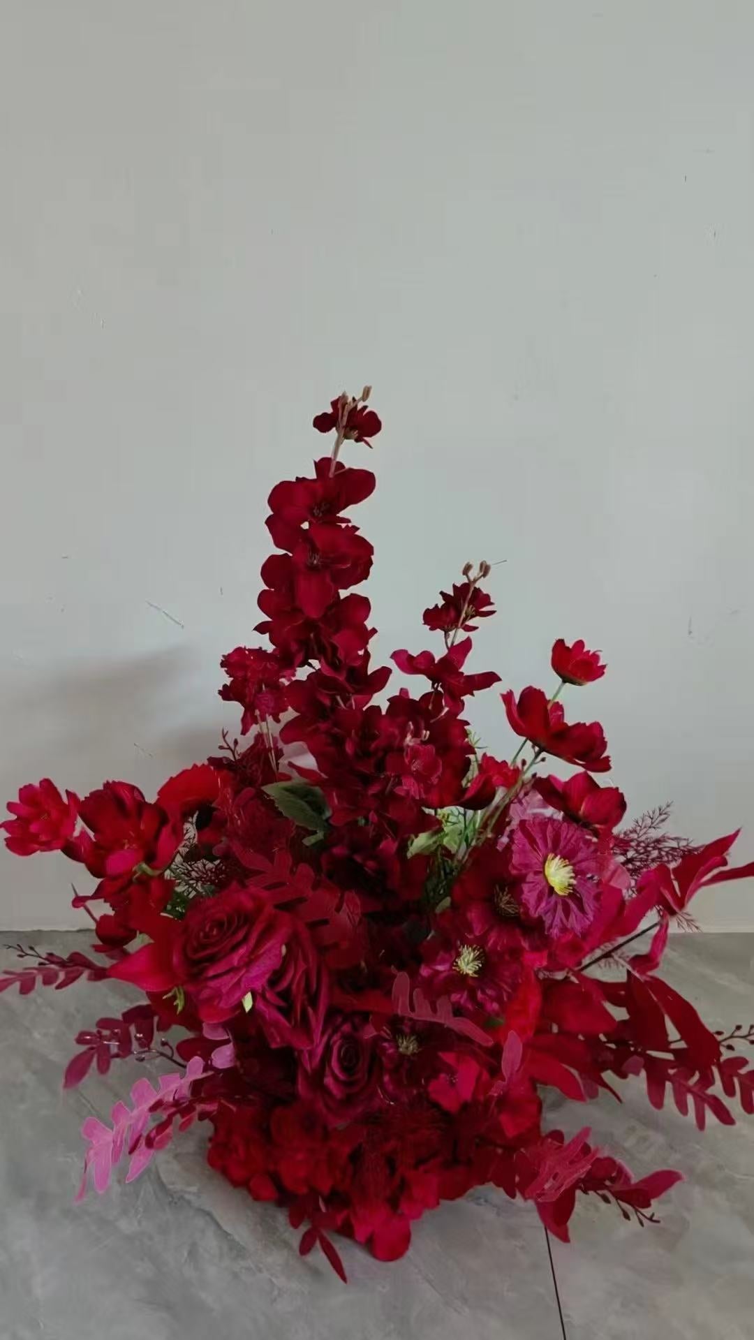 Artifical Flower Arrangement:; red