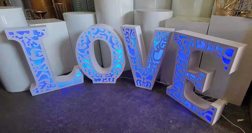 LED-RGB LOVE with Remote Control