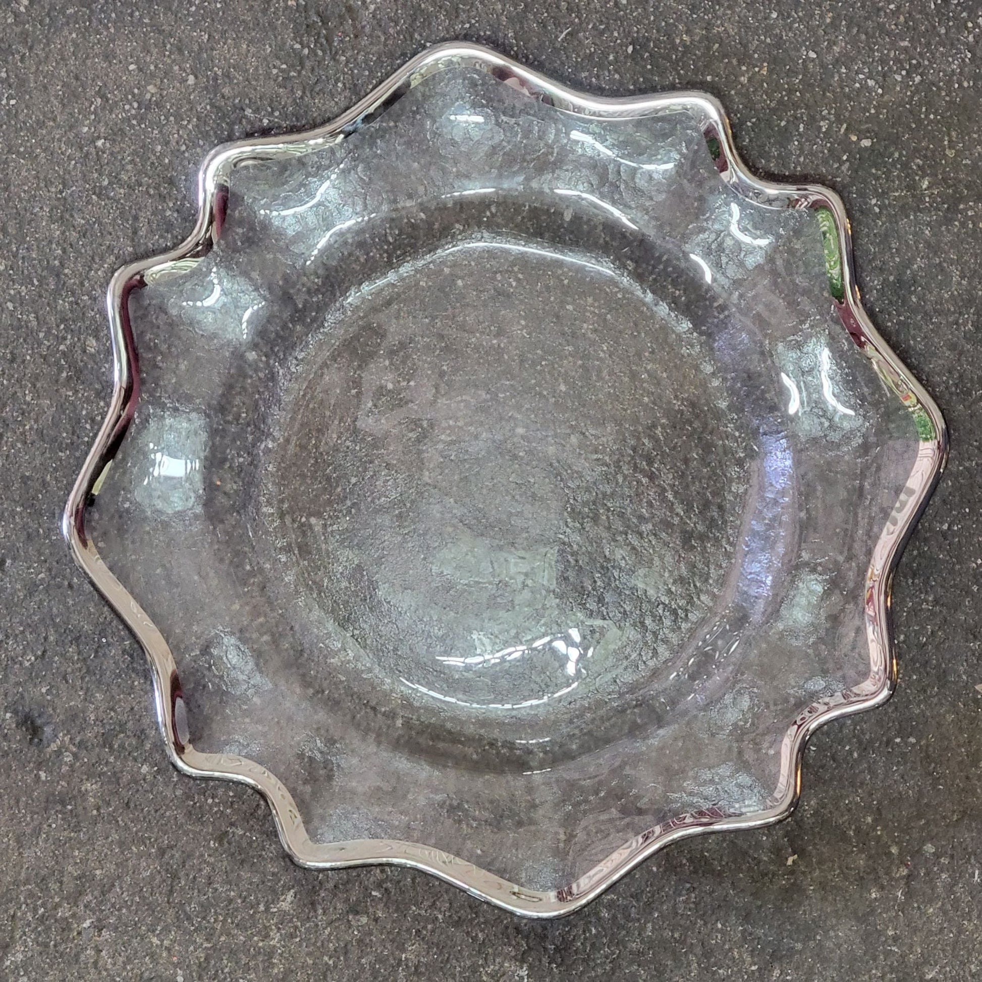 Wavy Edge Glass Charger Plate