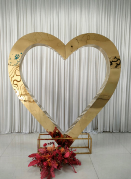 Shiny Gold Metal Heart Arch 8"