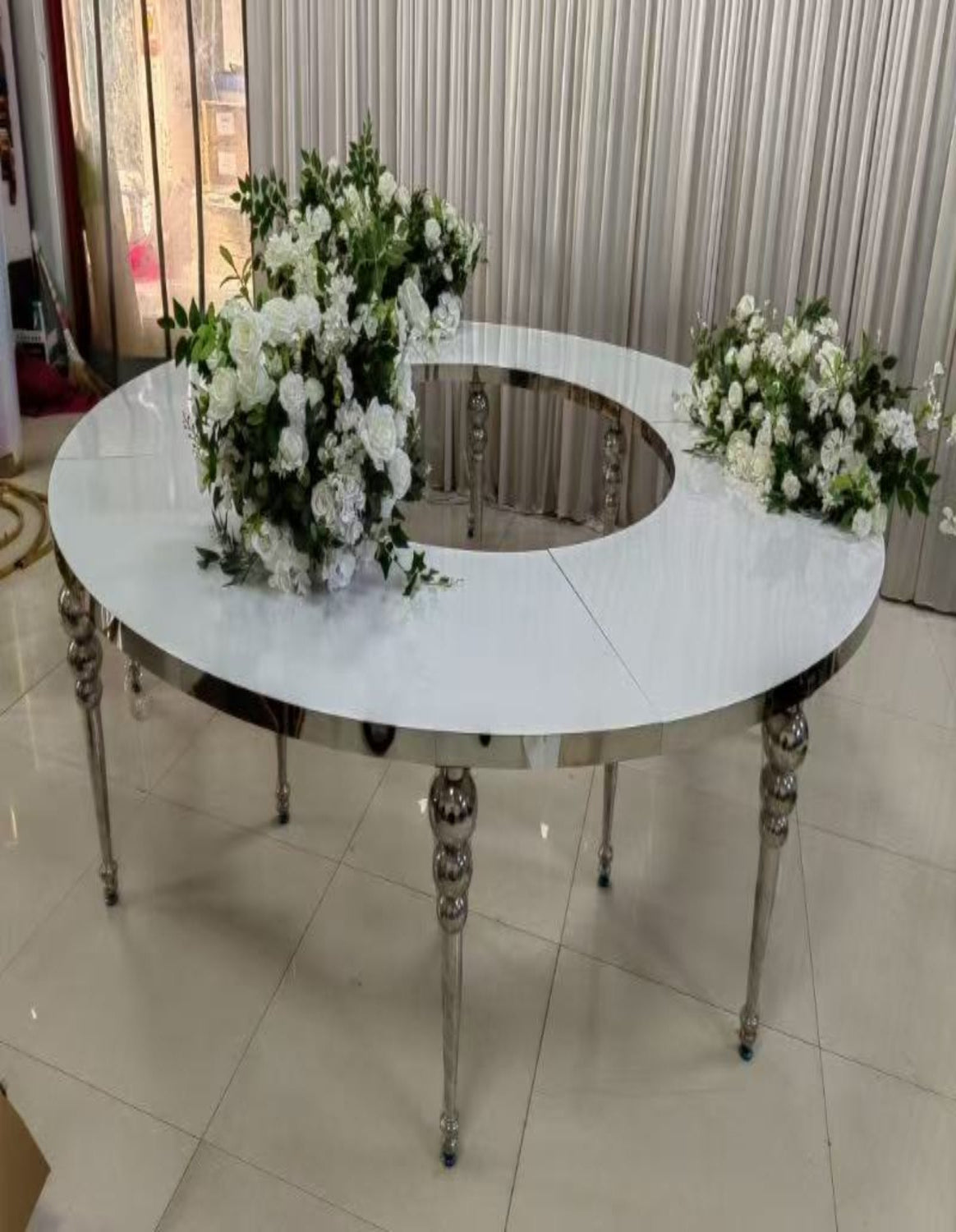 Round Display Table – We Do Rental
