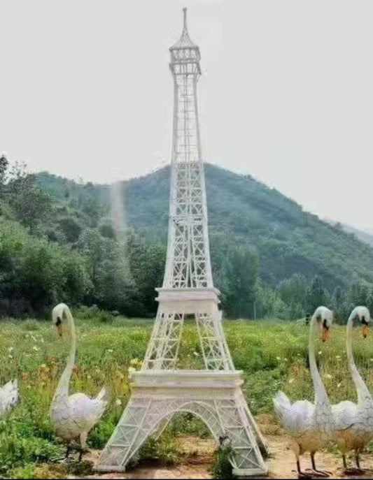 White Eiffel Tower Garden Set